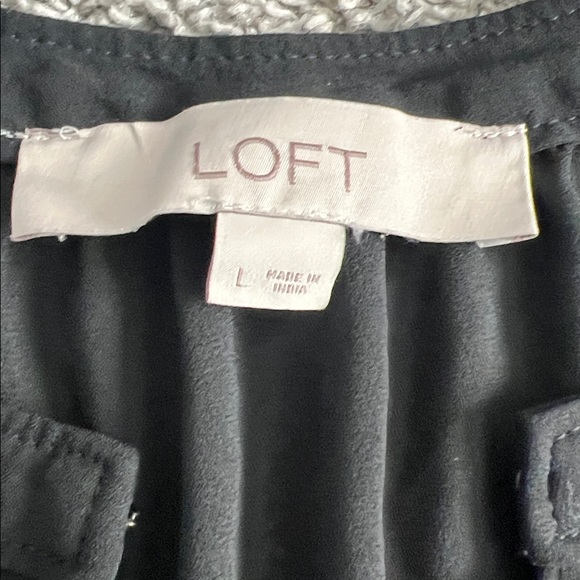 LOFT Black Sleeveless V-Neck or Keyhole Blouse - Size L - Picture 3 of 7